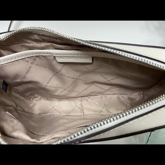 NEW Michael Kors Stud Crossbody Leather Bag White - Picture 3 of 10